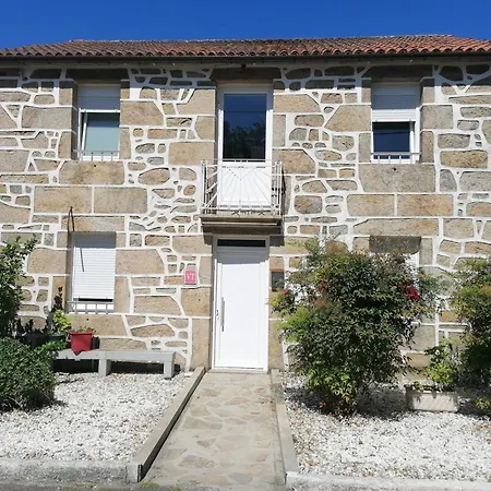 Hébergement de vacances Charming House In Teo With Balcony And Parking Included
