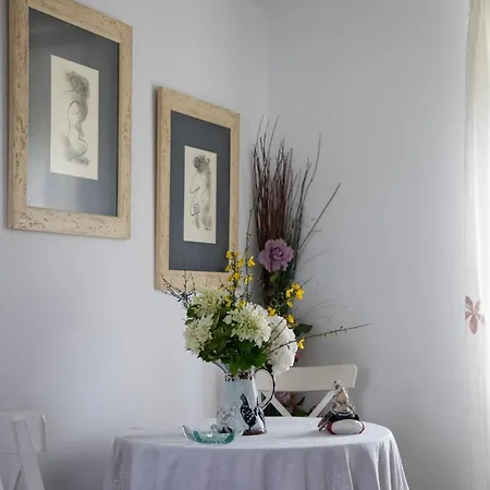 Hébergement de vacances Charming House In Teo With Balcony And Parking Included
