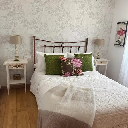 Charming House In Teo With Balcony And Parking Included