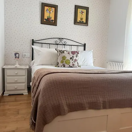 Charming House In Teo With Balcony And Parking Included