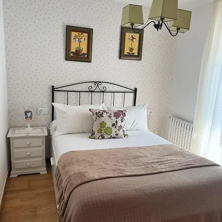 Charming House In Teo With Balcony And Parking Included Hébergement de vacances